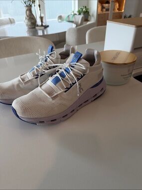 ON Cloudtec. Size 10.